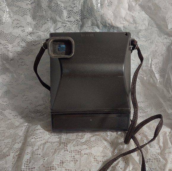 Vintage 1978-1980 Kodak Colorburst 100 Instant Camera Adjustable Focus UNTESTED - Picture 3 of 4